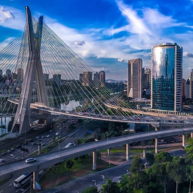 Reprogramação de orçamentos para projetos de infraestrutura gera preocupação na Colômbia